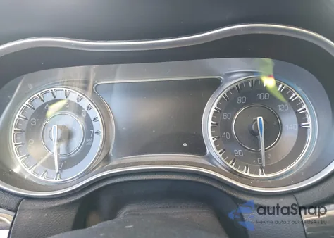 2019 Chrysler 300 Touring z USA, uszkodzony, nr VIN 2C3CCAAG9KH613663